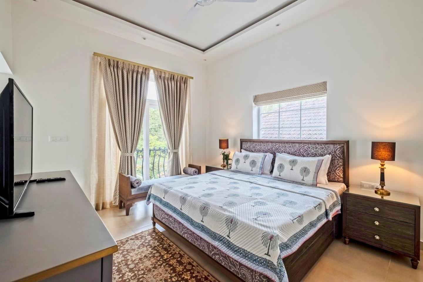 Amanassa 1 Luxury 4bhk With Pool In Assagaon * Marna
