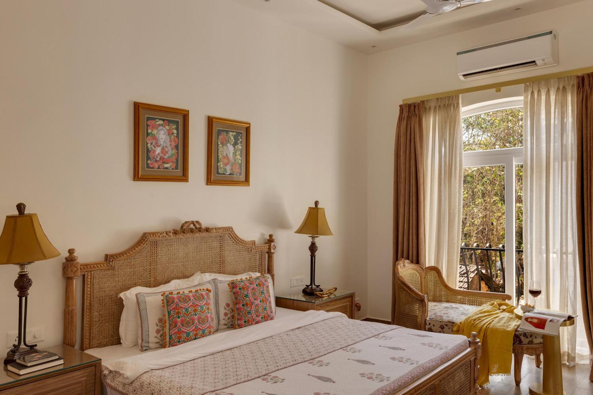 Villa Amanassa 1 Luxury 4bhk With Pool In Assagaon