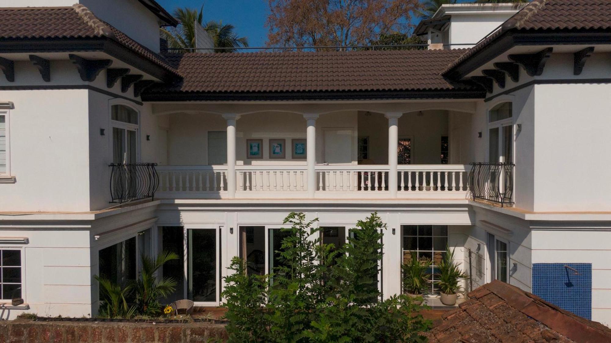 Amanassa 1 Luxury 4bhk With Pool In Assagaon Villa