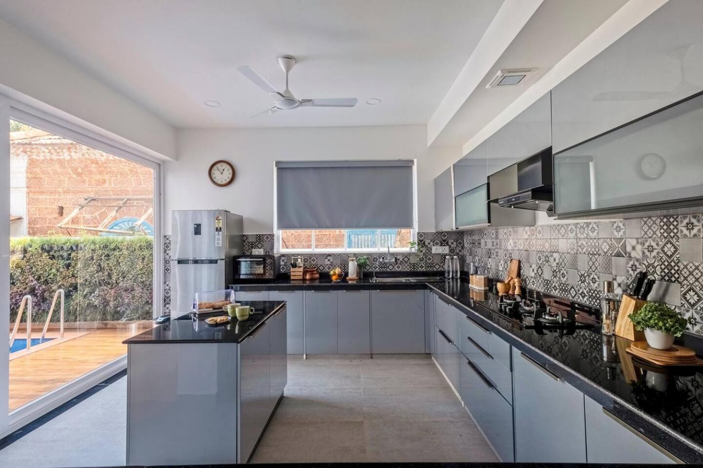 Amanassa 1 Luxury 4bhk With Pool In Assagaon Villa